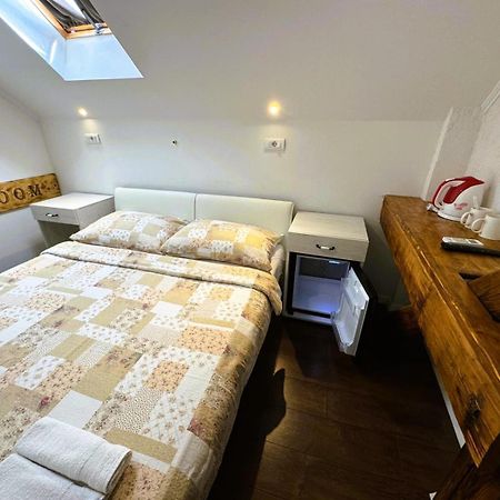 Tomislav Hotel Загреб Екстериор снимка