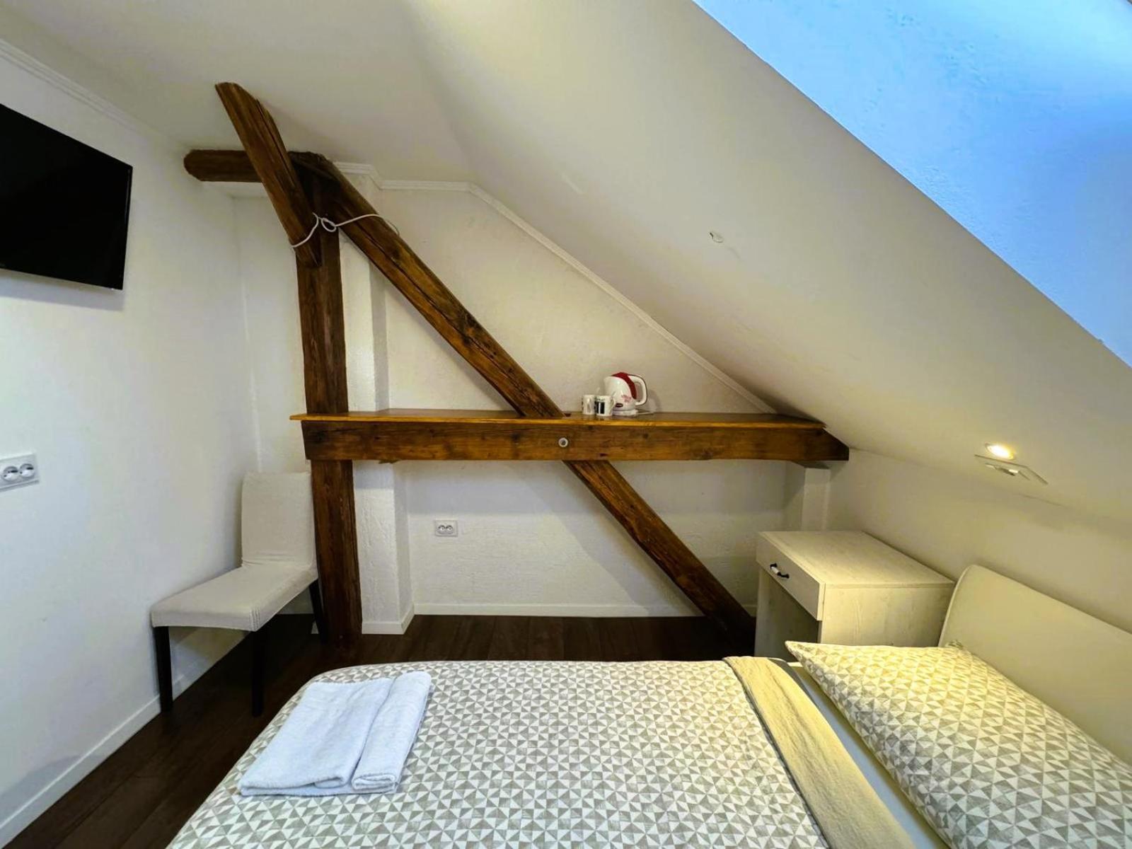 Tomislav Hotel Загреб Екстериор снимка