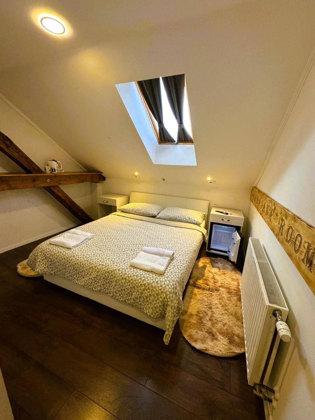 Tomislav Hotel Загреб Екстериор снимка