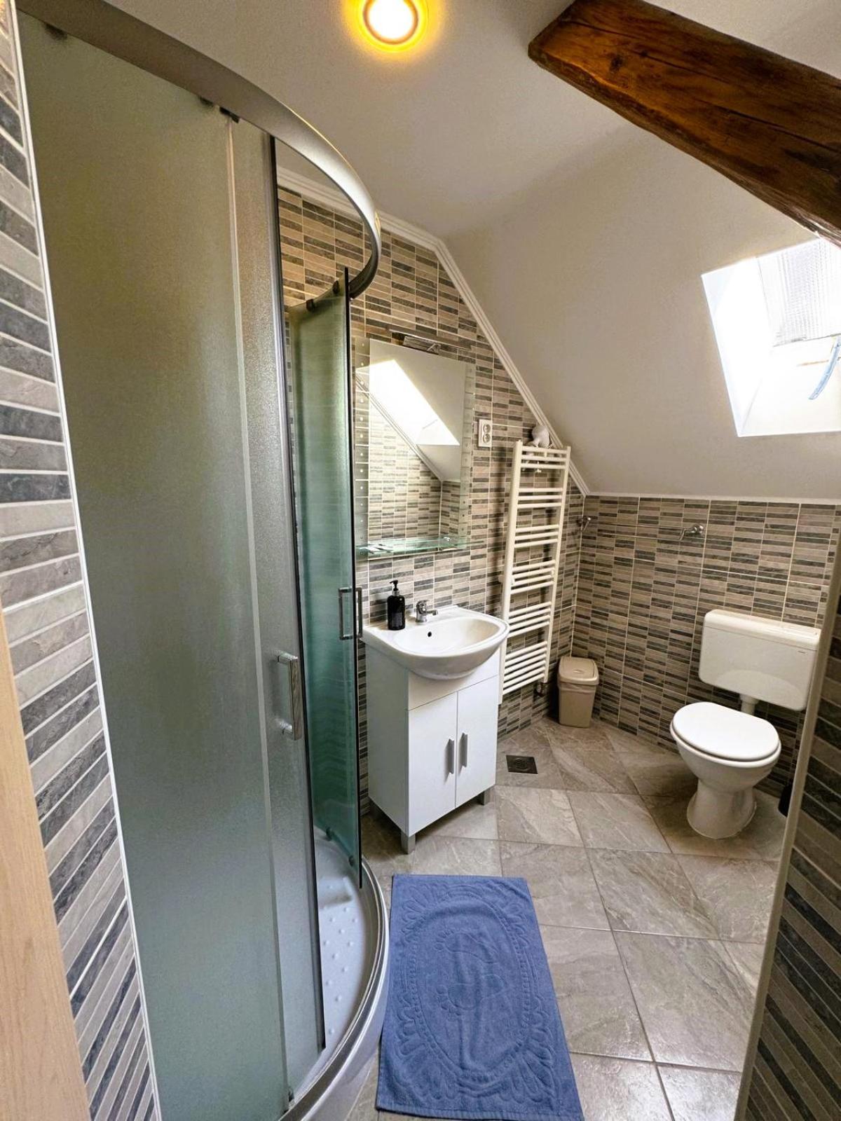 Tomislav Hotel Загреб Екстериор снимка