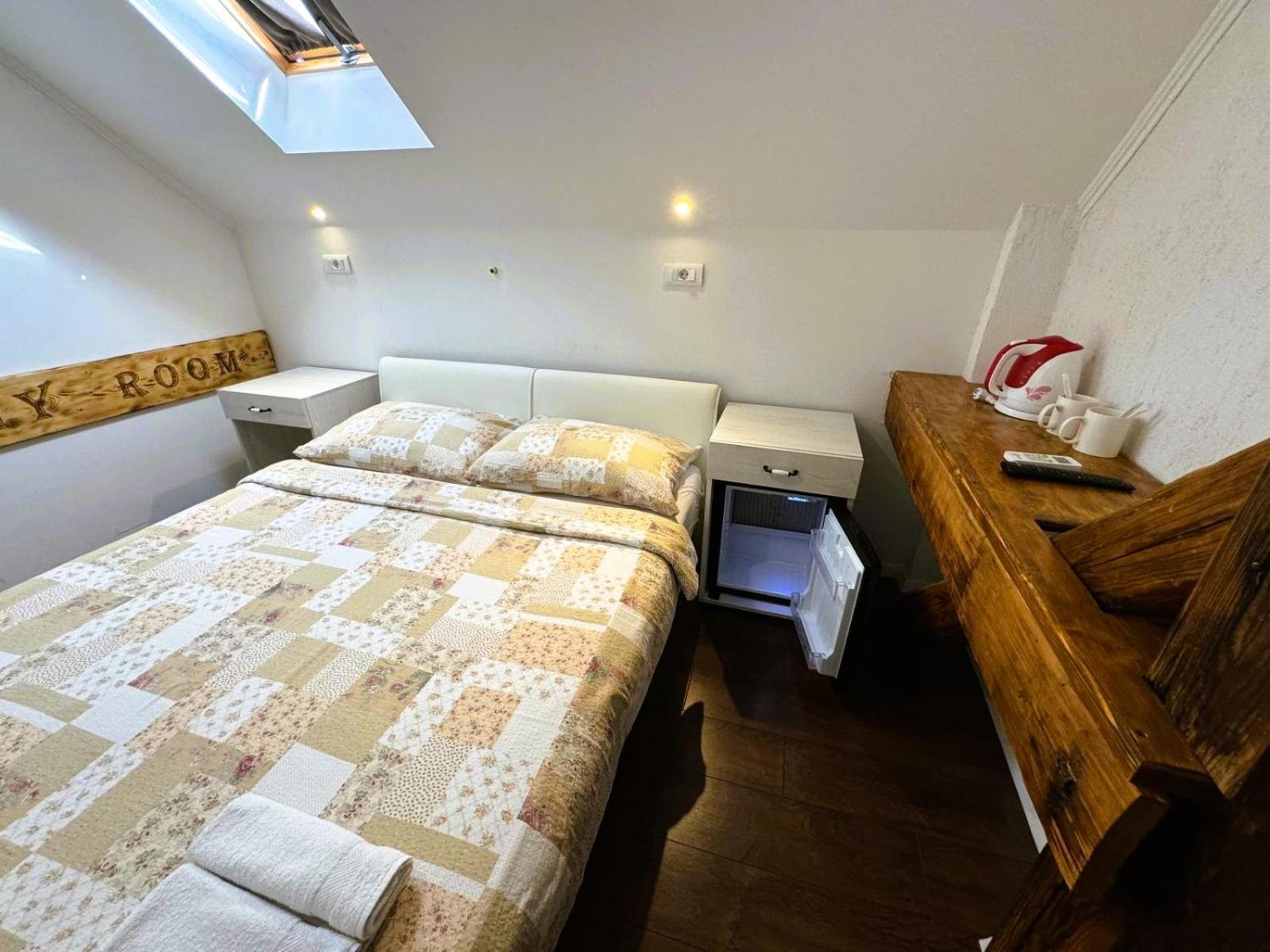 Tomislav Hotel Загреб Екстериор снимка
