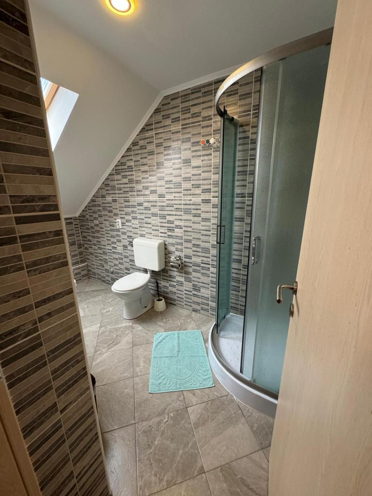 Tomislav Hotel Загреб Екстериор снимка