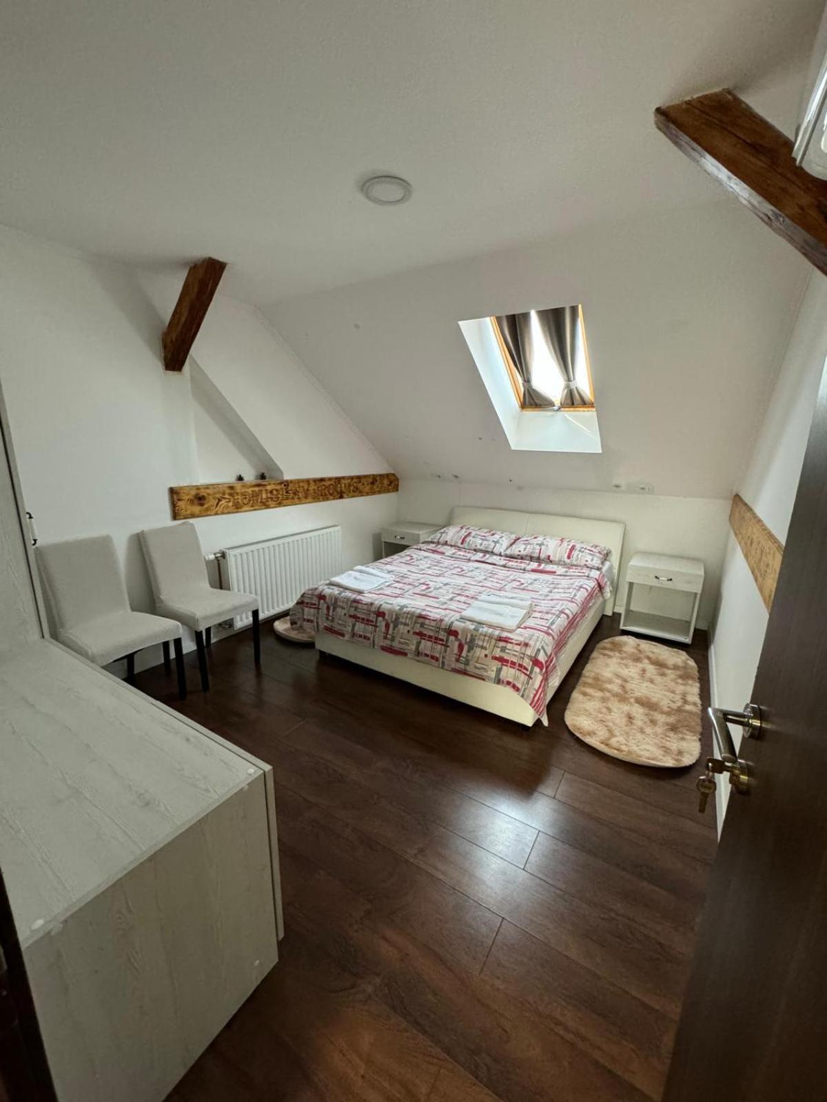 Tomislav Hotel Загреб Екстериор снимка